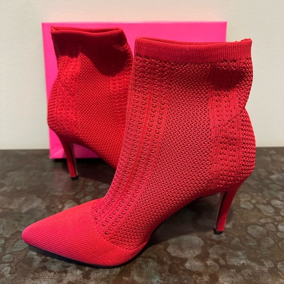 New Stiletto Pointy Toe Bootie - Picture 1 of 9